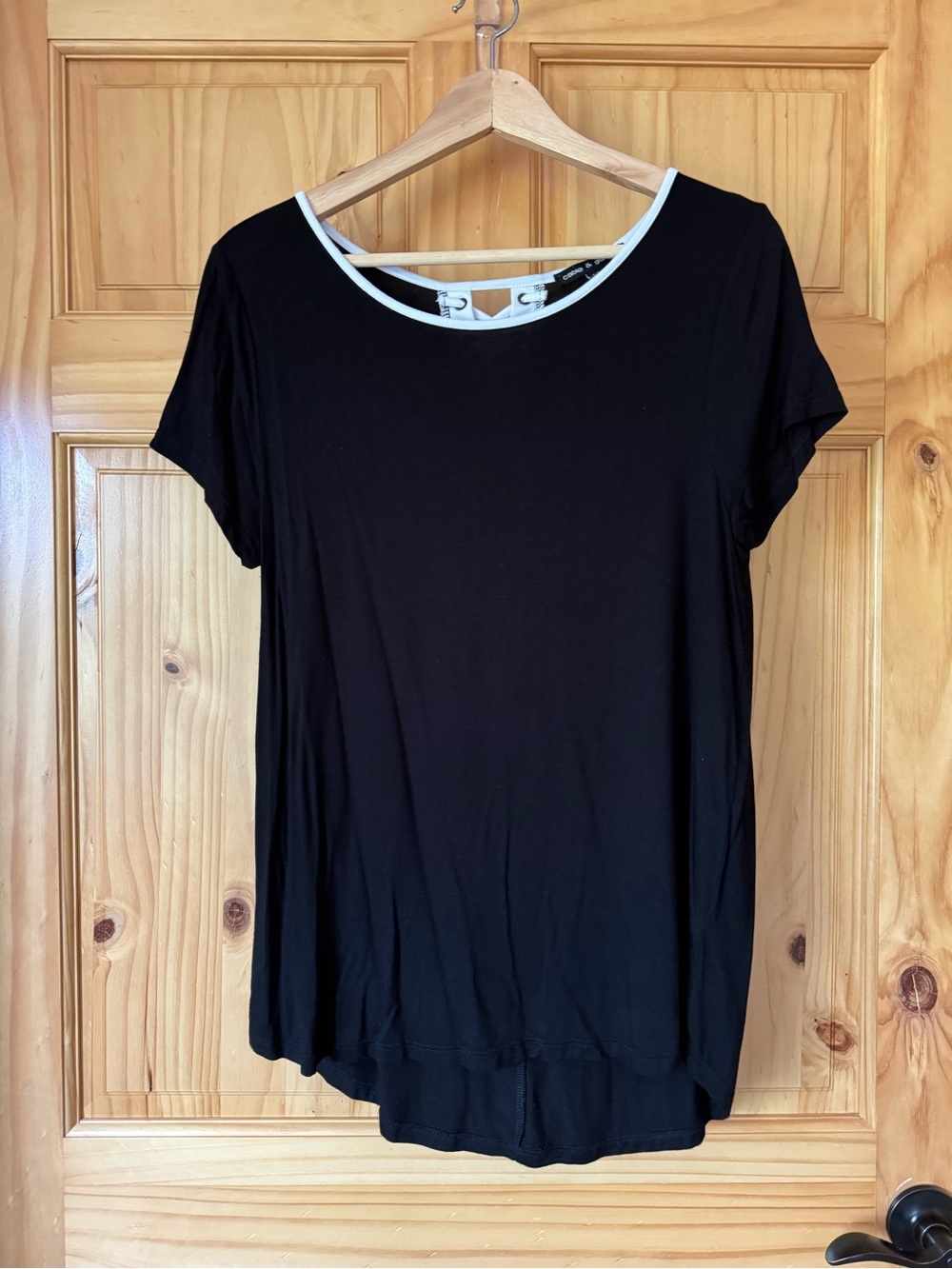 Cable & Gauge Short-Sleeve Tee with White Neck Trim & lace-up back size Large
